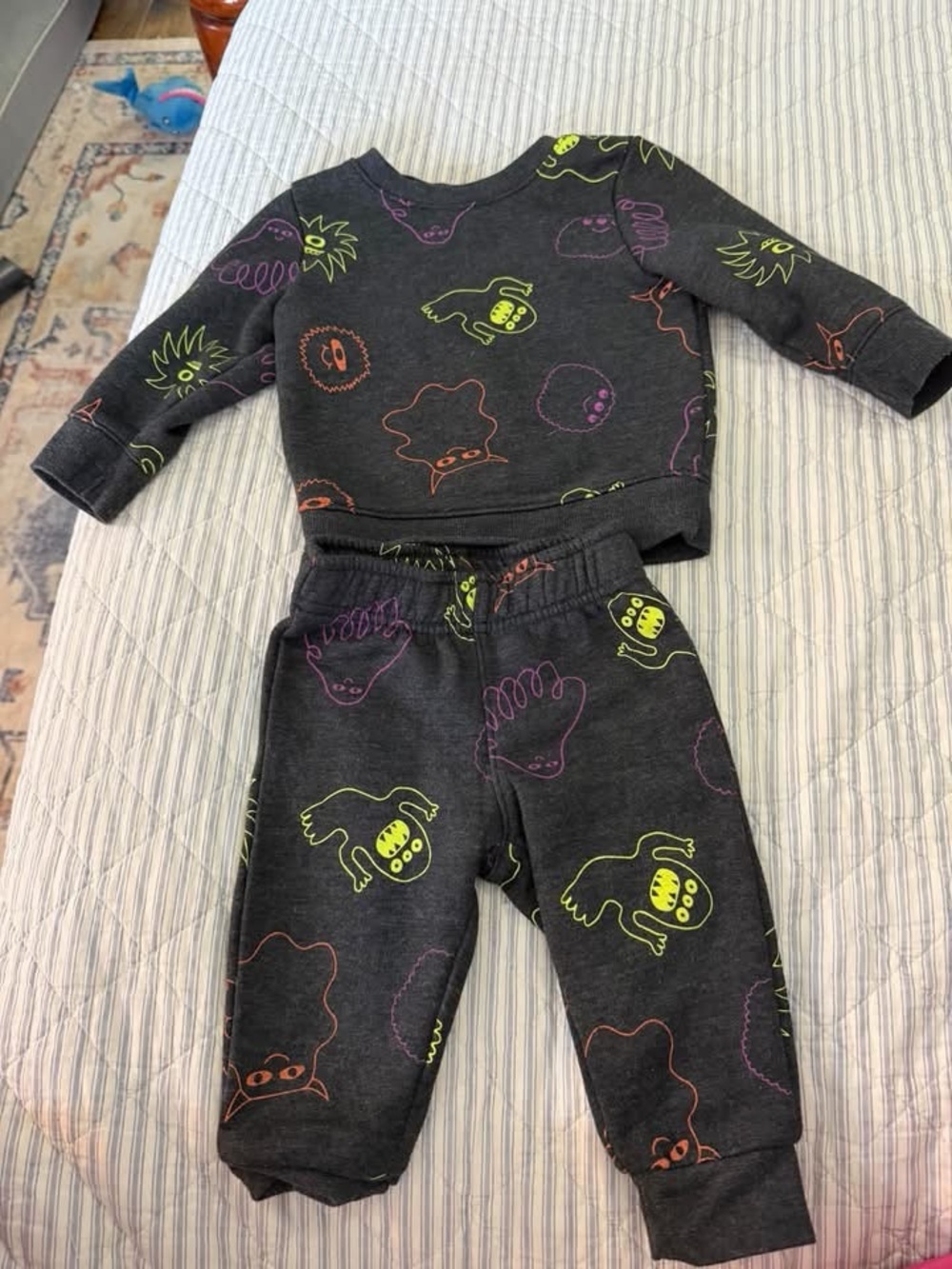 👻 Get ready for spooky season with this adorable Cat & Jack 2-Piece Halloween